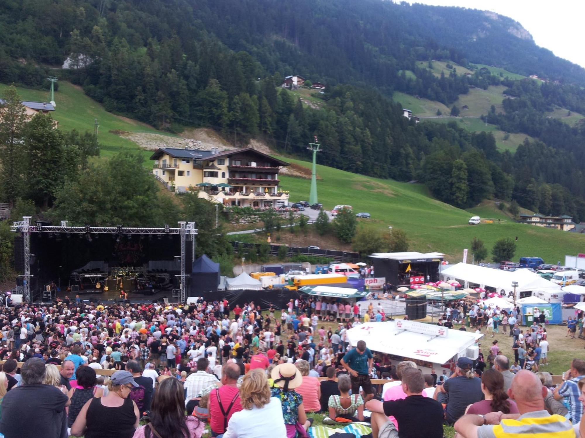 Appartementhaus Zillertal By Piaunddirk Finkenberg Ngoại thất bức ảnh