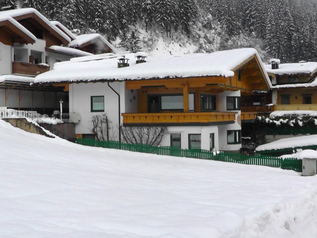 Appartementhaus Zillertal By Piaunddirk Finkenberg Ngoại thất bức ảnh